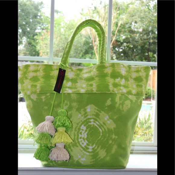 NO BOUNDARIES GREEN/WHITE CANVAS TOTE - Picture 2 of 9